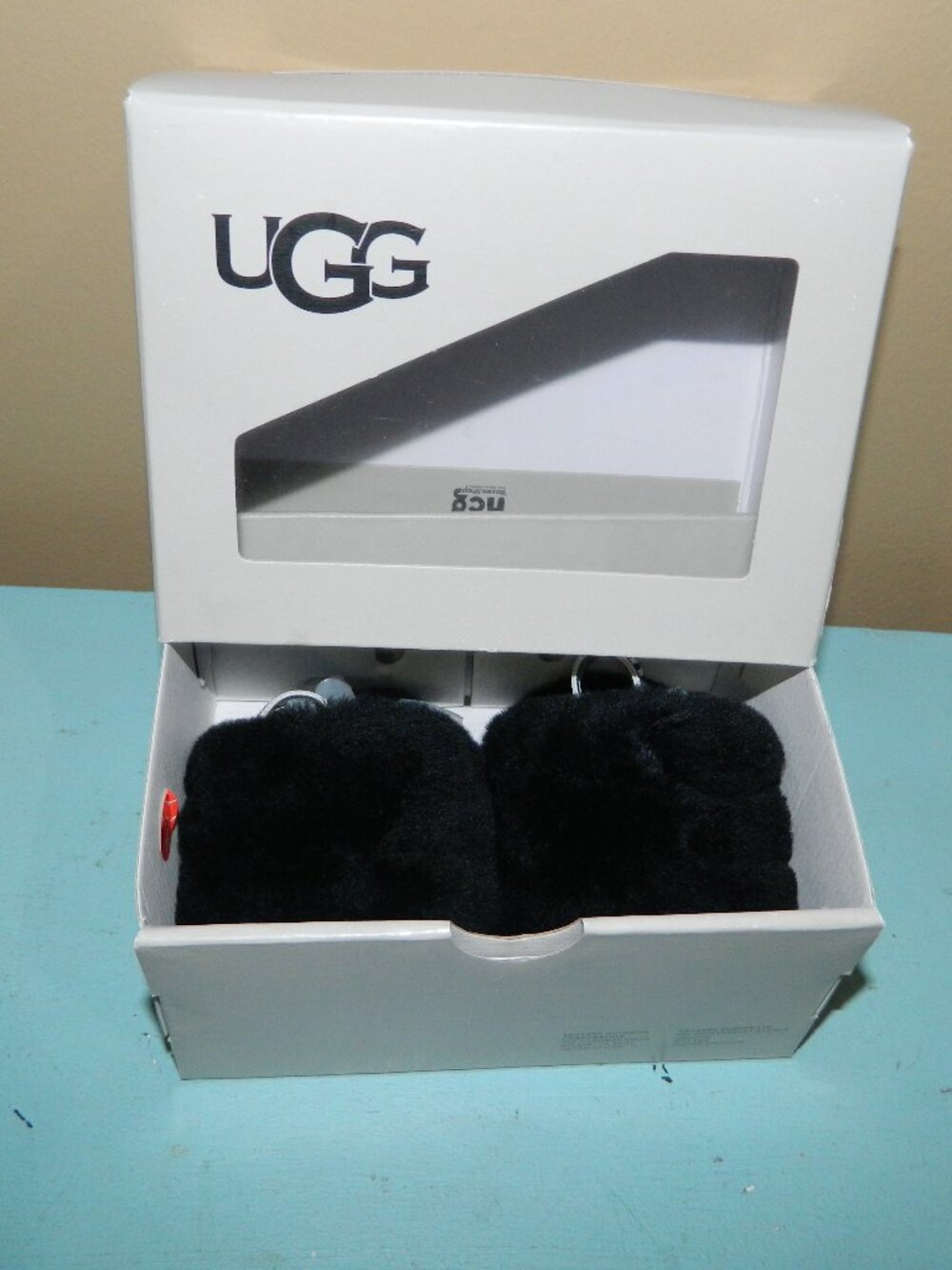 UGG Fluff Yeah Slides Baby Size 0/1 Black Fluffy Shoe Elastic Logo Strap